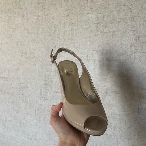 High heels - Picture 3 of 6